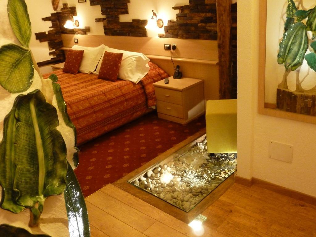 Hotel Ancora Кастелло-ді-Ф'ємме Номер фото