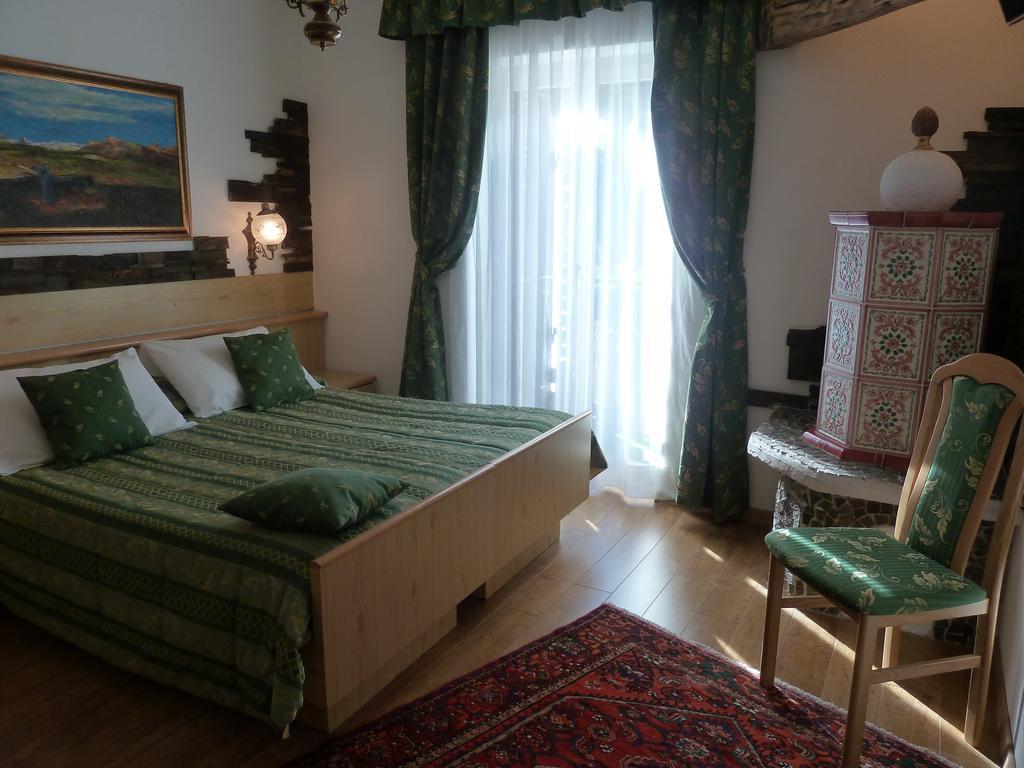 Hotel Ancora Кастелло-ді-Ф'ємме Номер фото